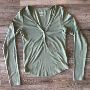 American Eagle AE Long-Sleeve Henley T-Shirt Olive Size Small